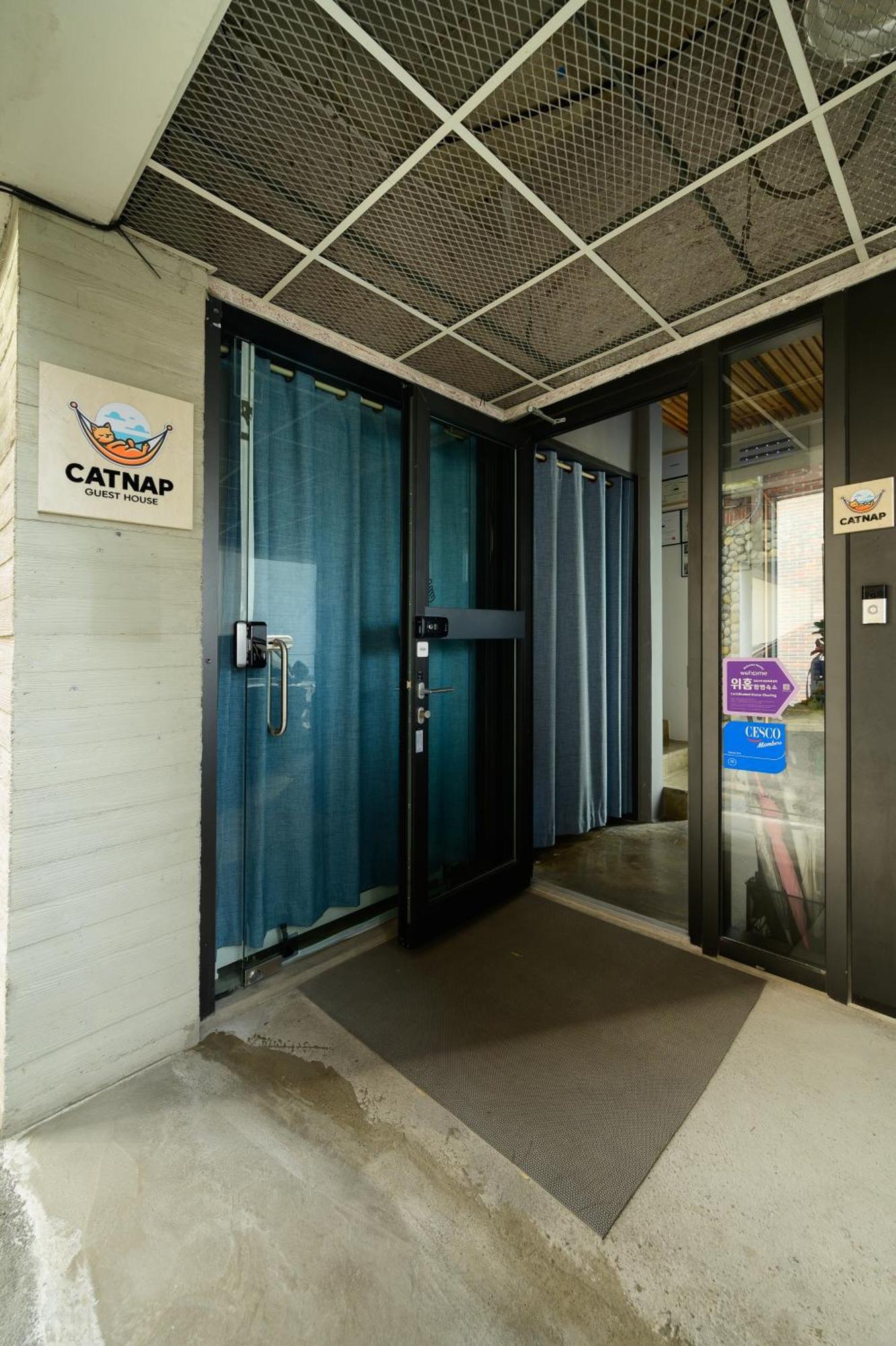 Catnap Guesthouse Пусан Экстерьер фото